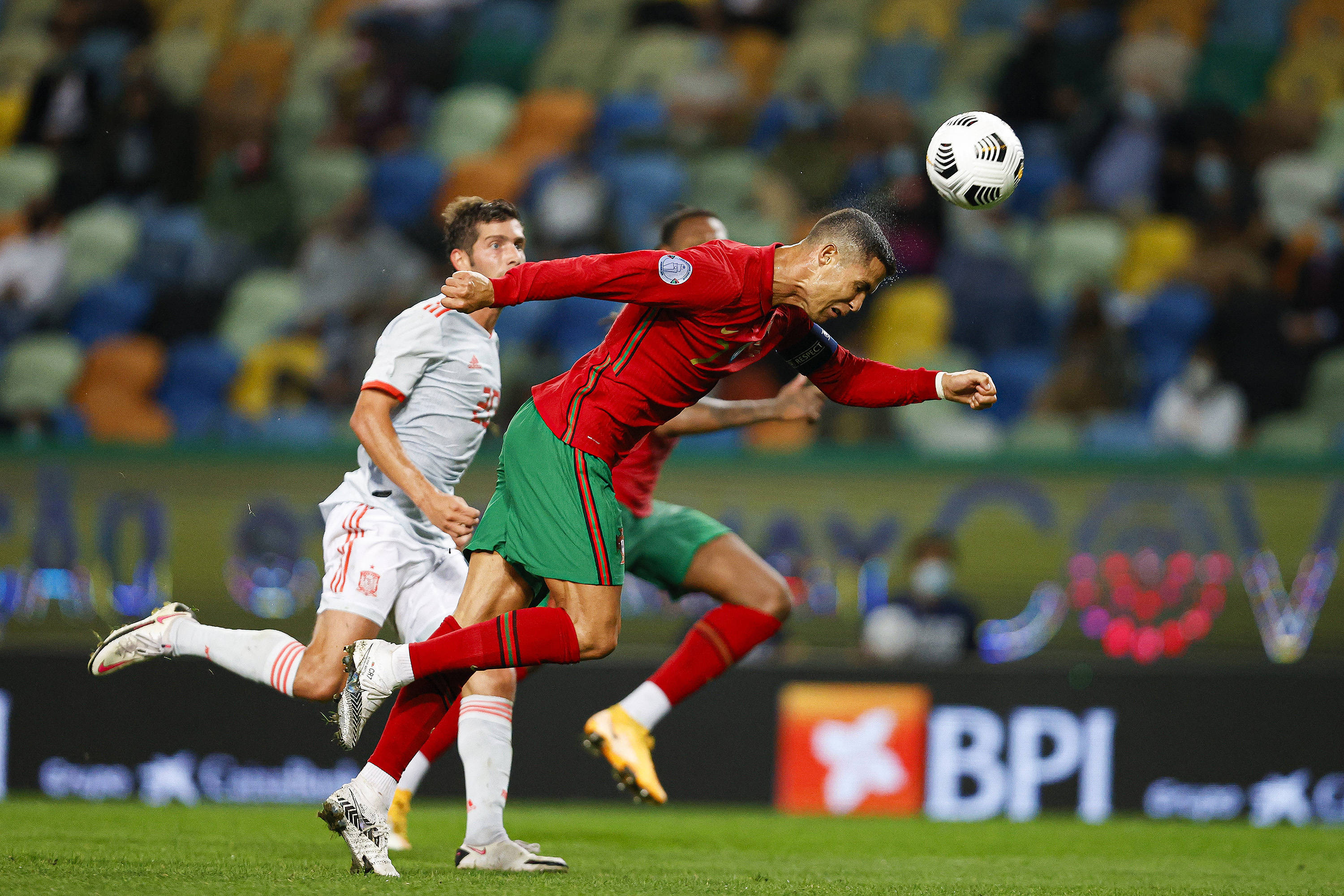 关于乌克兰大胜卢森堡，欧预赛中取得胜利的信息